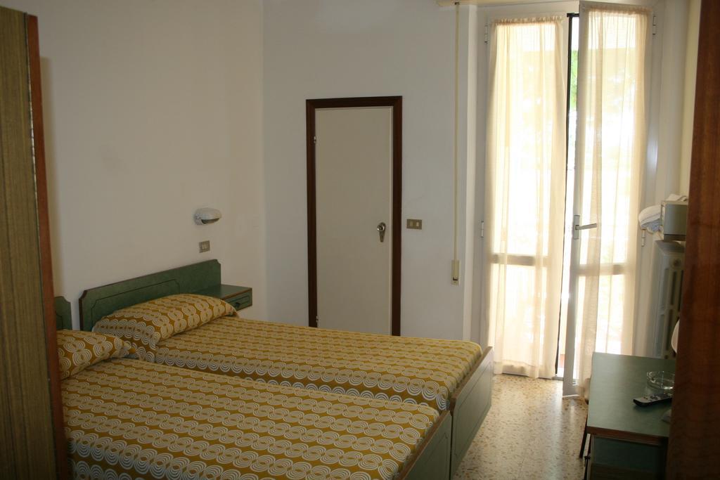 Albergo Da Siro Misano Adriatico Room photo