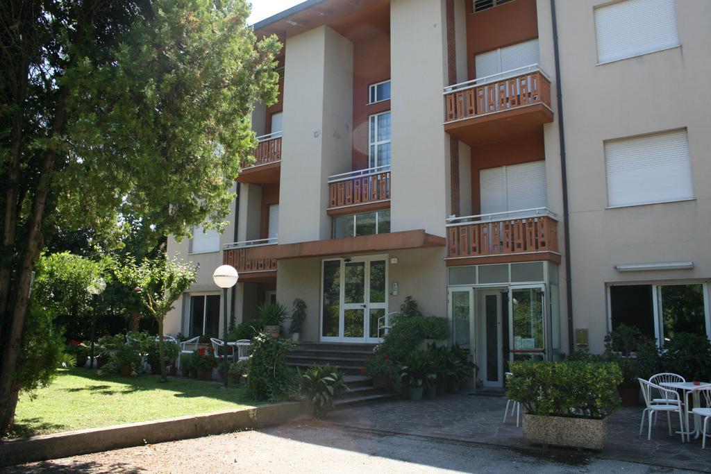 Albergo Da Siro Misano Adriatico Exterior photo